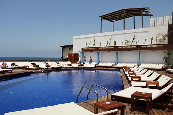 Beach club, systems by SIMONIAN Technology