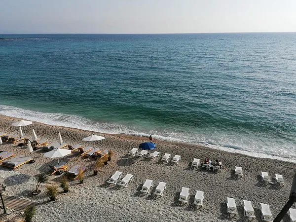Beach club, systems by SIMONIAN Technology